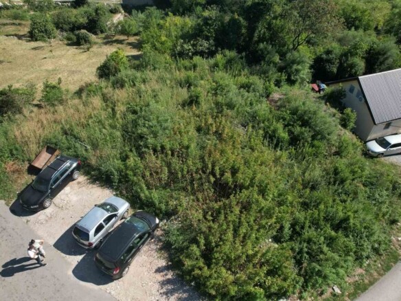 Plac sa građevinskom dozvolom u Budvi — fotografija 9