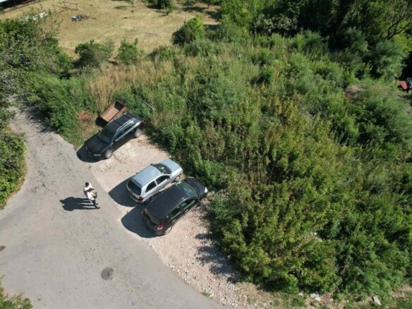 Plac sa građevinskom dozvolom u Budvi — fotografija 10