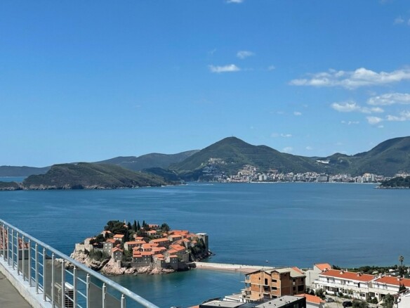 Garsonjera sa pogledom na more, Sveti Stefan, Budva — fotografija 4