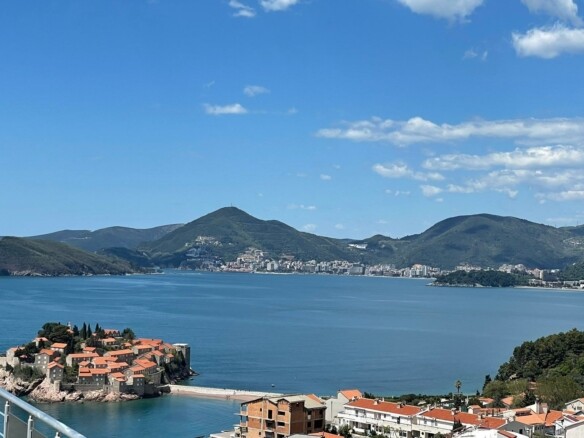 Garsonjera sa pogledom na more, Sveti Stefan, Budva — fotografija 8