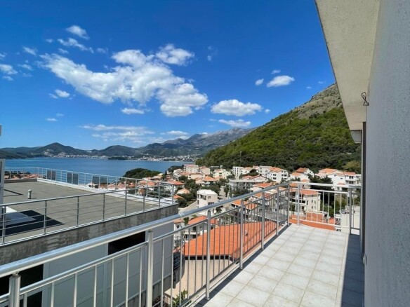 Garsonjera sa pogledom na more, Sveti Stefan, Budva — fotografija 10