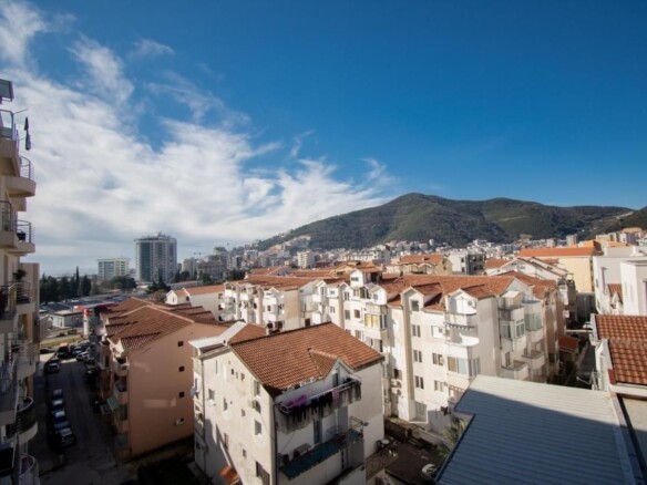 Jednosoban stan sa garažnim mjestom u centru Budve — fotografija 20