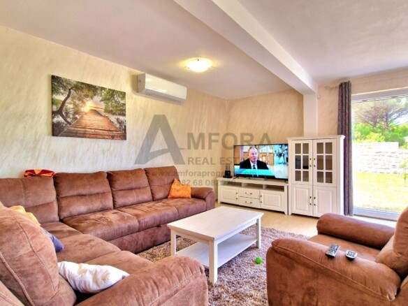 Izdavanje: Kuća 185 m² – Zagora, Kotor — fotografija 3