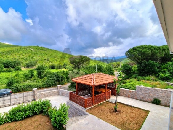 Izdavanje: Kuća 185 m² – Zagora, Kotor — fotografija 12