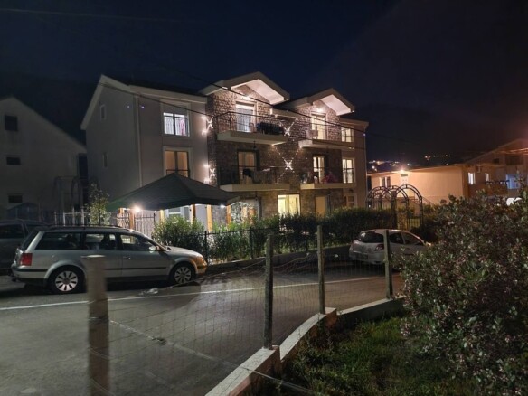 Moderna kuća sa 8 stanova u Gradiosnici, Tivat — fotografija 5