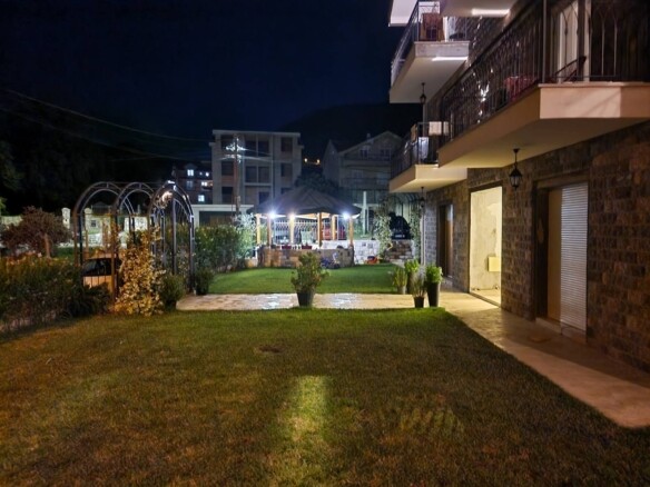 Moderna kuća sa 8 stanova u Gradiosnici, Tivat — fotografija 8