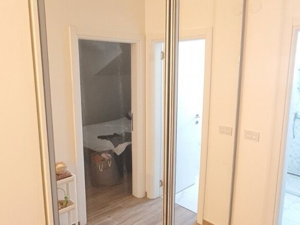 Moderna kuća sa 8 stanova u Gradiosnici, Tivat — fotografija 16