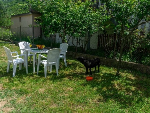Trospratna kuća apartmanskog tipa u Lastvi Grbaljskoj, Budva — fotografija 3