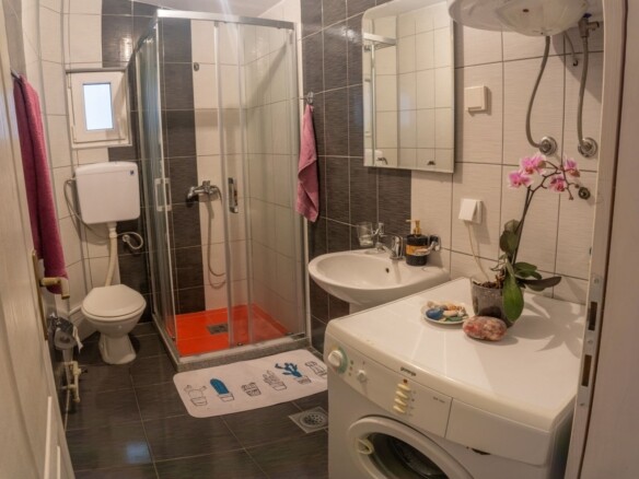 Trospratna kuća apartmanskog tipa u Lastvi Grbaljskoj, Budva — fotografija 13