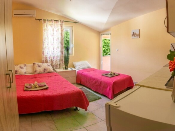 Trospratna kuća apartmanskog tipa u Lastvi Grbaljskoj, Budva — fotografija 16
