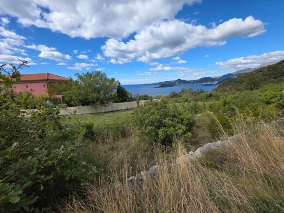 Urbanizovan plac s pogledom na more, Blizikuće, Budva — fotografija 12