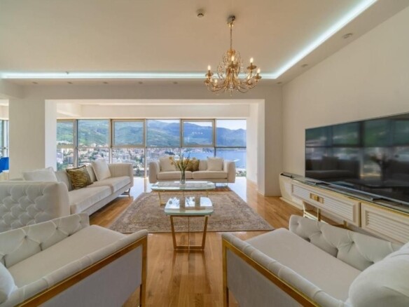 Izdavanje: Trosoban stan 150 m² – Budva — fotografija 4