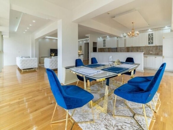 Izdavanje: Trosoban stan 150 m² – Budva — fotografija 8