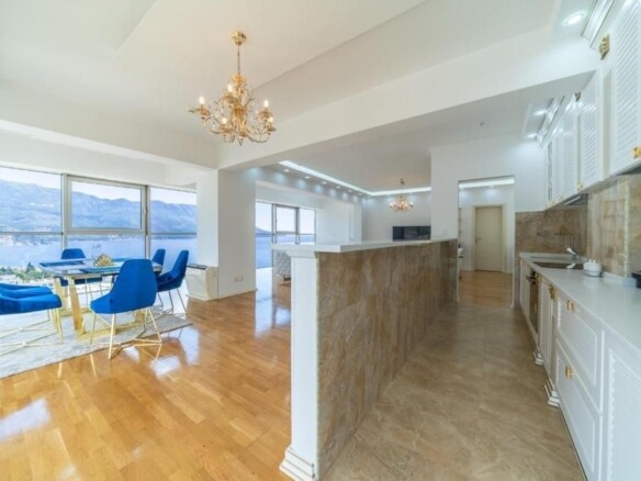 Izdavanje: Trosoban stan 150 m² – Budva — fotografija 20