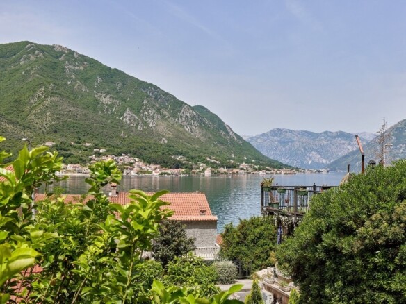 Kuća sa pogledom na more u Dobroti, Kotor — fotografija 9