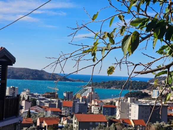 Plac sa pogledom na more u Bečićima, Budva — fotografija 12