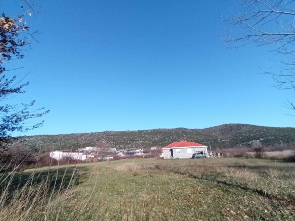 Plac u naselju Berima, Podgorica — fotografija 2