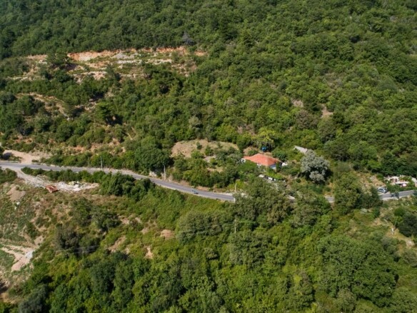 Građevinski plac u Kavaču, Kotor — fotografija 5