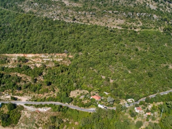 Građevinski plac u Kavaču, Kotor — fotografija 6