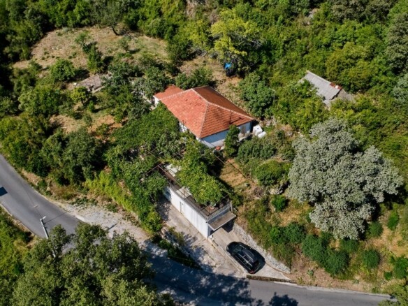 Građevinski plac u Kavaču, Kotor — fotografija 14