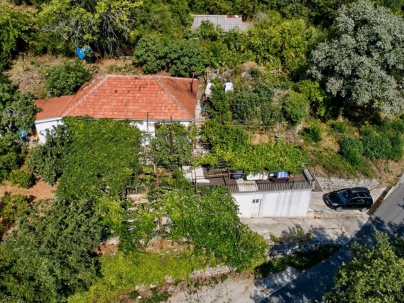 Građevinski plac u Kavaču, Kotor — fotografija 16