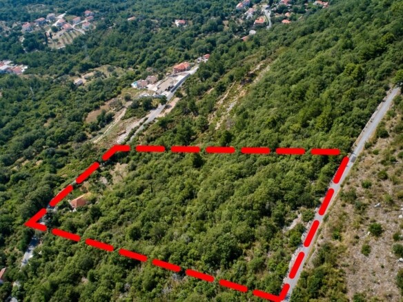 Građevinski plac u Kavaču, Kotor — fotografija 18