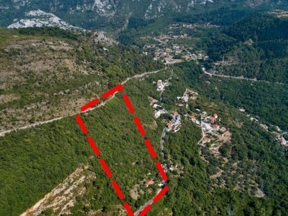 Građevinski plac u Kavaču, Kotor — fotografija 19