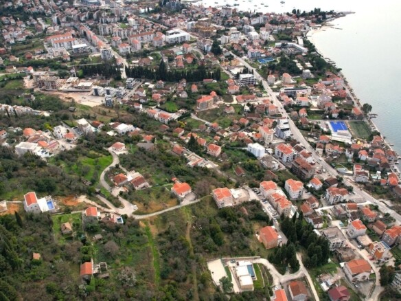Urbanizovan plac sa pogledom na more, Donja Lastva, Tivat — fotografija 5
