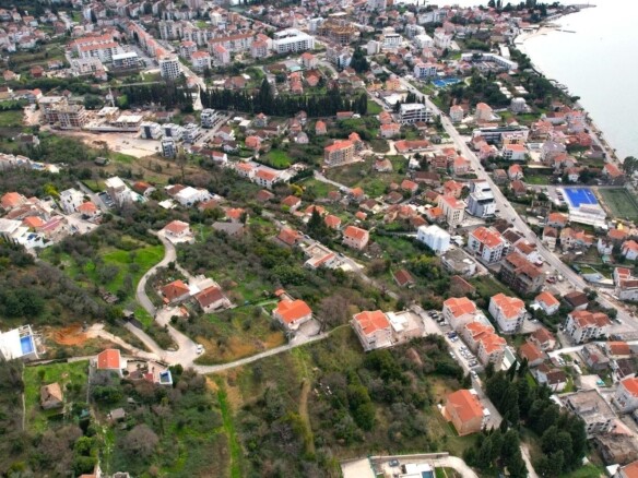 Urbanizovan plac sa pogledom na more, Donja Lastva, Tivat — fotografija 10