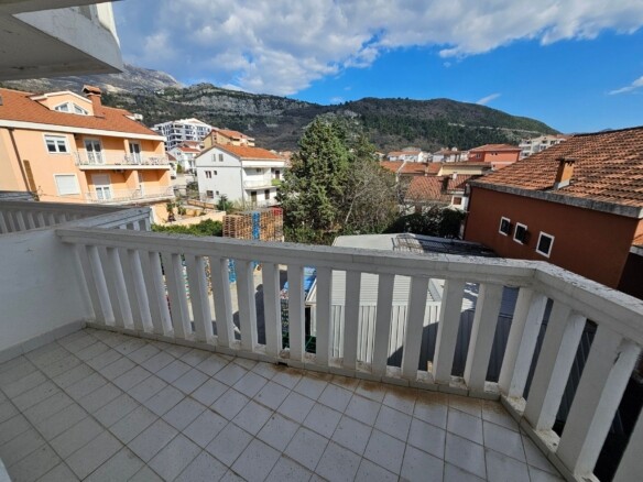 Kuća 1.500 m² – Budva — fotografija 3
