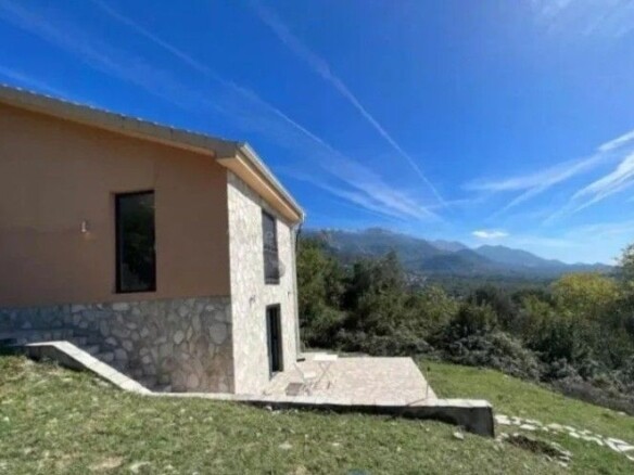 Kuća s imanjem i pogledom na more, Mrčevac, Tivat — fotografija 3