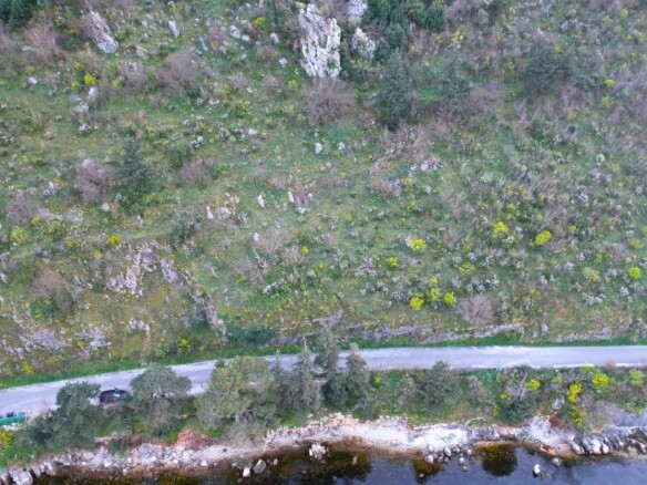 Plac na prvoj liniji do mora u Stolivu, Kotor — fotografija 10