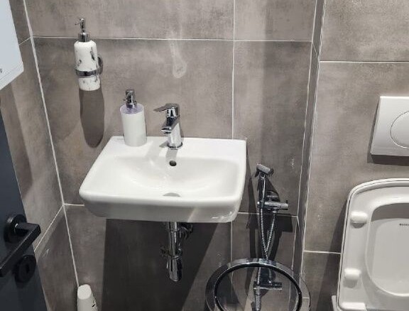 Opremljen poslovni prostor u Šušnju, Bar — fotografija 4