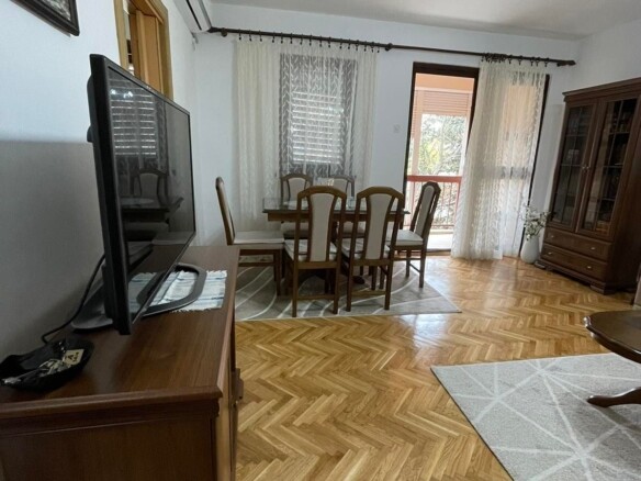 Jednosoban stan sa garažnim mjestom u Budvi — fotografija 2