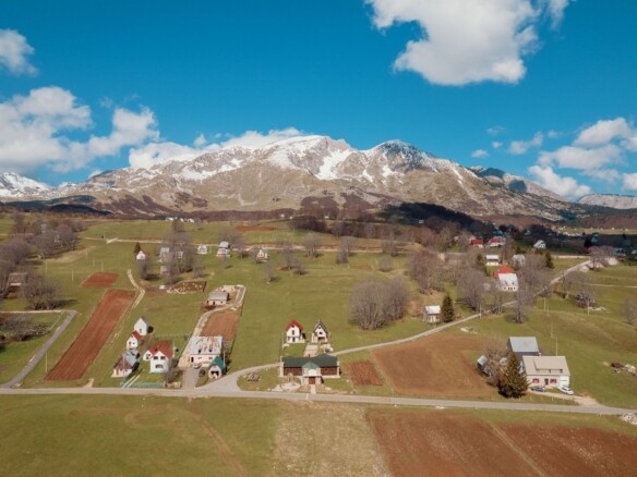 Restoran u etno stilu na Durmitoru, Žabljak — fotografija 17