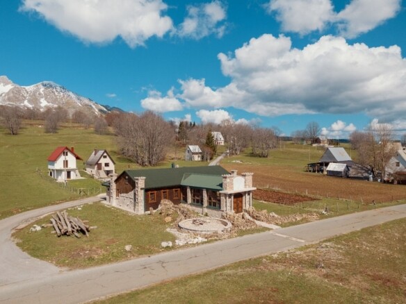 Restoran u etno stilu na Durmitoru, Žabljak — fotografija 19
