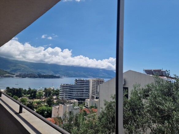 Izdavanje: Dvosoban stan 75 m² – Budva — fotografija 2