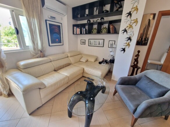 Izdavanje: Dvosoban stan 75 m² – Budva — fotografija 17