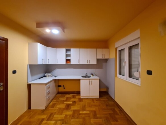 Izdavanje: Trosoban stan 110 m² – Zagorič, Podgorica — fotografija 2