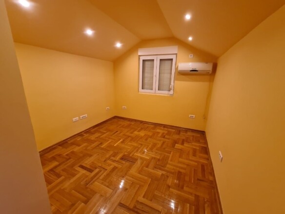 Izdavanje: Trosoban stan 110 m² – Zagorič, Podgorica — fotografija 9