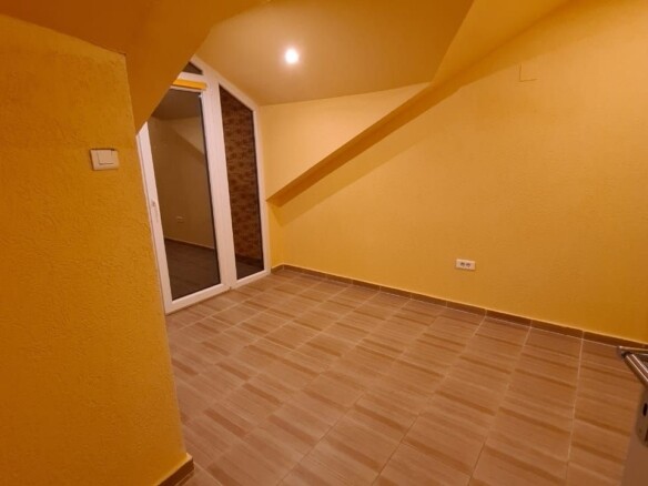 Izdavanje: Trosoban stan 110 m² – Zagorič, Podgorica — fotografija 11