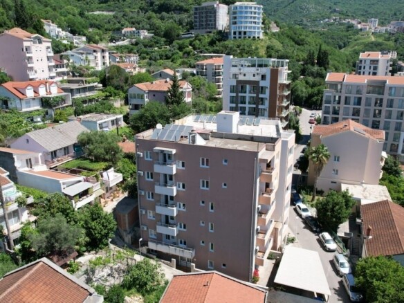 Kuća 1.000 m² – Bečići, Budva — fotografija 8