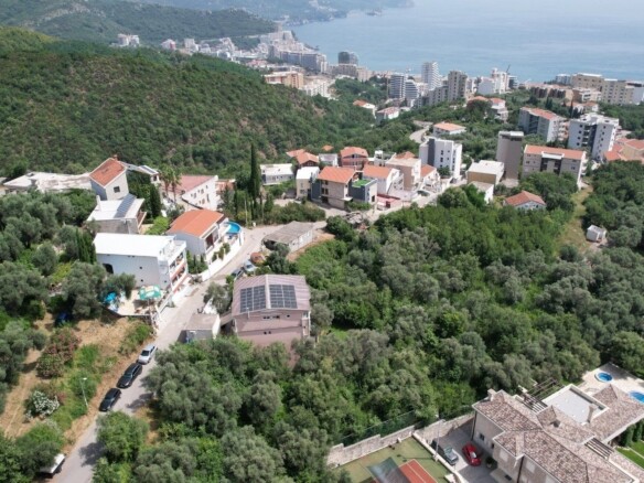 Plac sa pogledom na more u Bečićima, Budva — fotografija 6