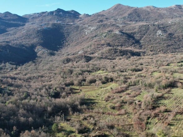 Plac 4.400 m² – Cetinje — fotografija 9