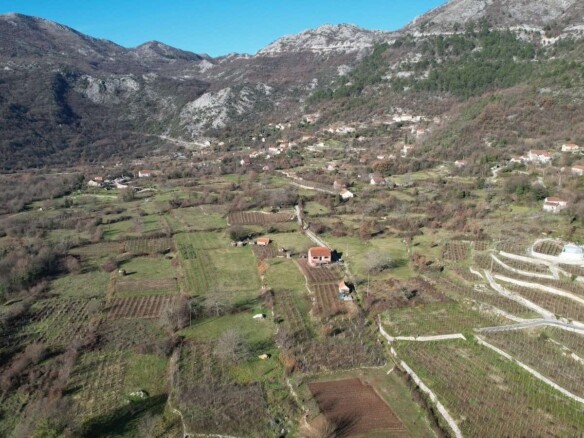 Plac 4.400 m² – Cetinje — fotografija 10