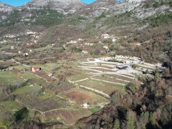 Plac 4.400 m² – Cetinje — fotografija 13