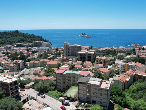 Mini zgrada sa pogledom na more u Petrovcu, Budva — fotografija 4