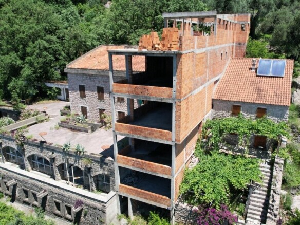 Mini zgrada sa pogledom na more u Petrovcu, Budva — fotografija 8