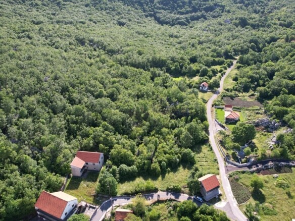 Plac 35.940 m² u mjestu Stanišići, Budva — fotografija 3