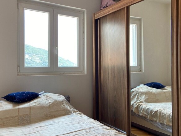 Dvosoban stan sa pogledom na more u Dubovici, Budva — fotografija 4